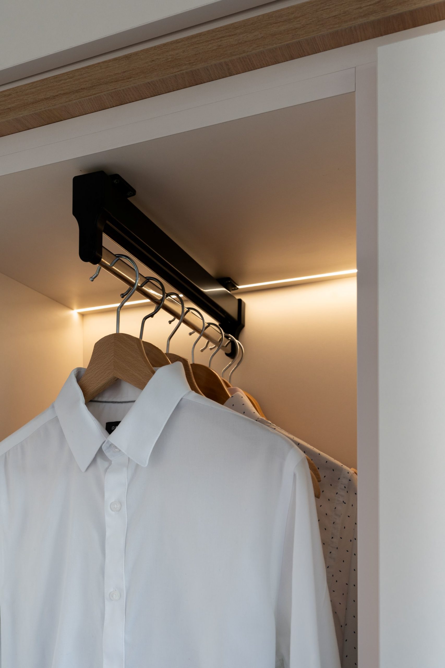 Penderie coulissante interieure amenagement sur-mesure chambre Annecy